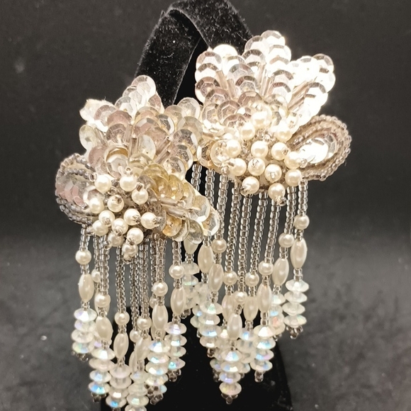 Vintage Jewelry - Vintage Silver and Cream Sequined Earrings